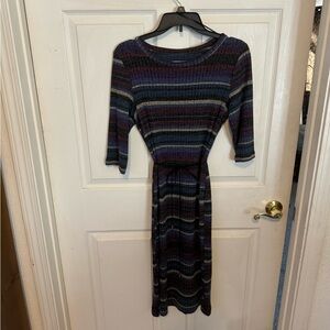 Light weight dress with belt size medium